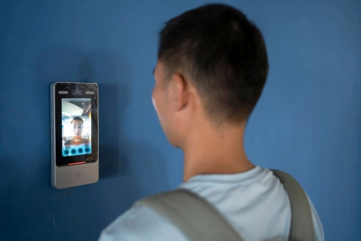 Apa itu absensi face recognition